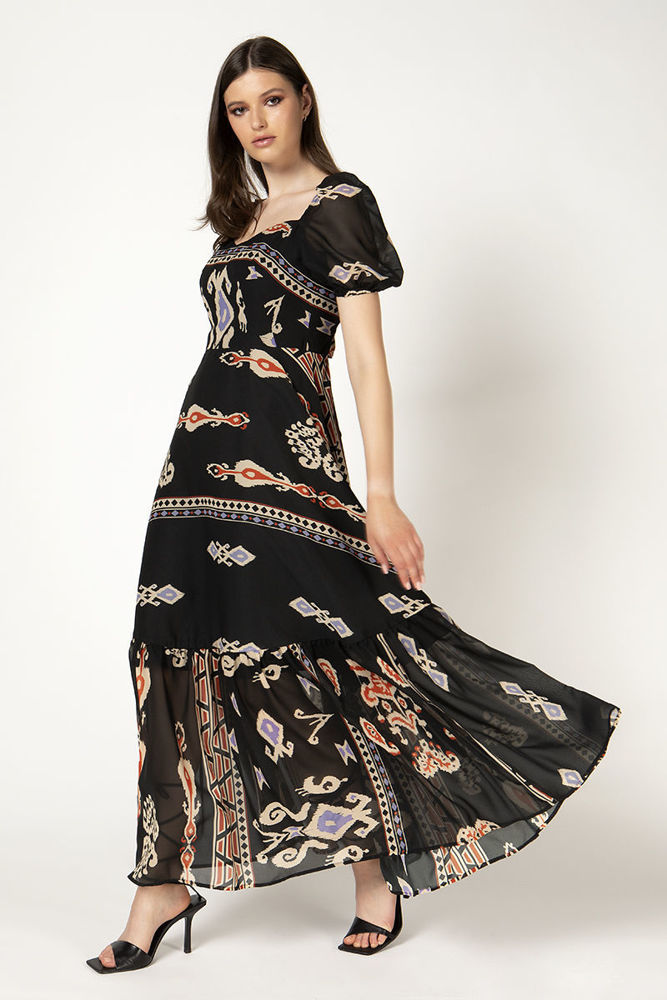 Φόρεμα μαξι σε boho print από ζορζέτα με ντεκολτέ κάρδια μαυρο