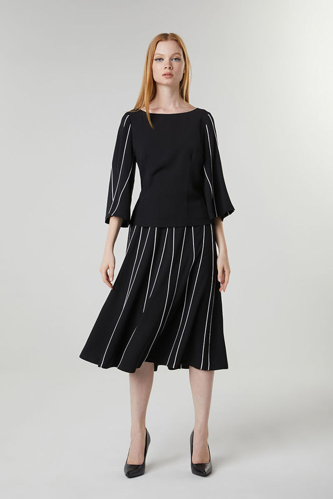 Picture of Superior blouse with a bateau neckline BLACK