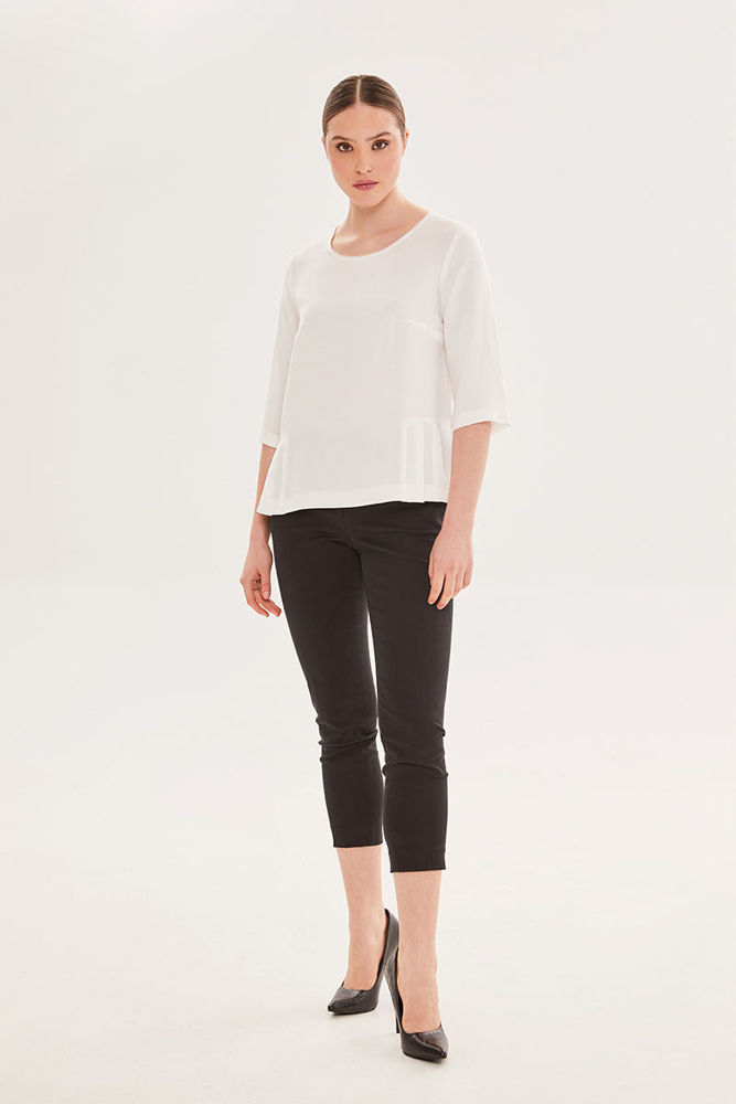 Picture of Blouse in viscose with a side cut EKRU