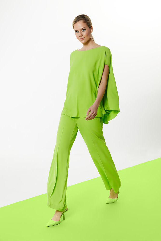 Picture of Crepe pants in a straight line LIME