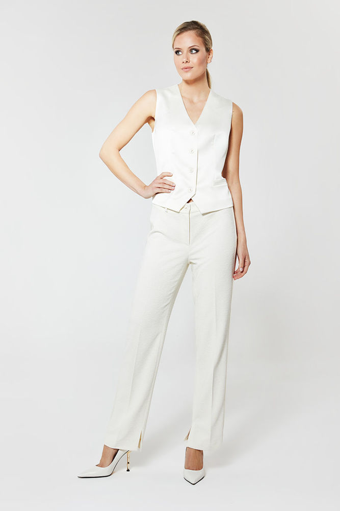 Picture of Off-white straight-leg trousers in a lovely embossed sagre fabric VANILIA