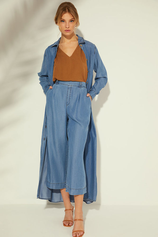 Picture of Trousers in denim with a wash treatment INDIGO