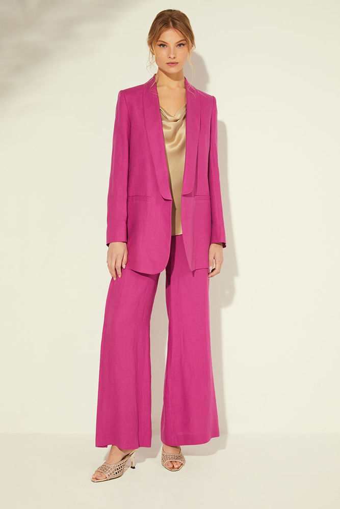 Picture of New straight-line linen jacket with a buttonless low tuxedo lapel and welt pockets. Style your look by pairing this jacket with the collection's trousers. MAUVE