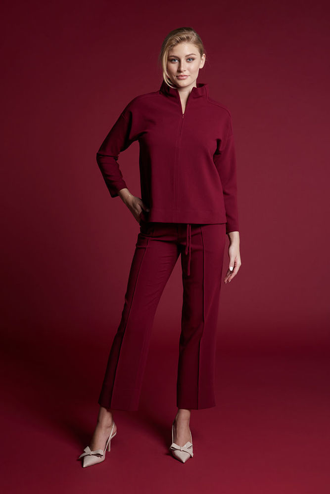 Μπλούζα πρόταση της  BELLA P για ένα χειμερινό business outfit μπορντο