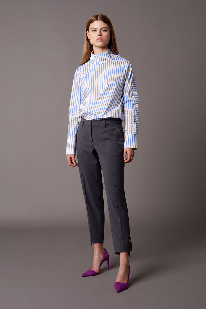 Picture of Chinos in TR crepe with an asymmetric cut at the hem GREY